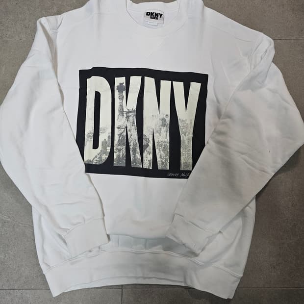 DKNY 화이트 맨투맨 100
