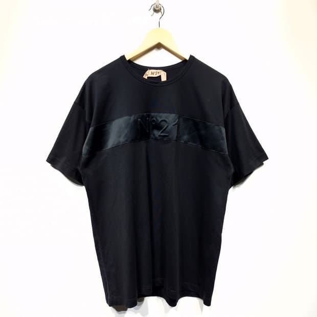 N21 넘버투애니원 엠보싱 로고 반팔티셔츠