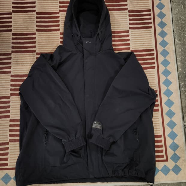 오클리 바람막이 M