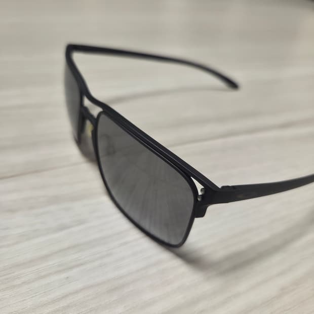 오클리 홀브룩 Ti 블랙