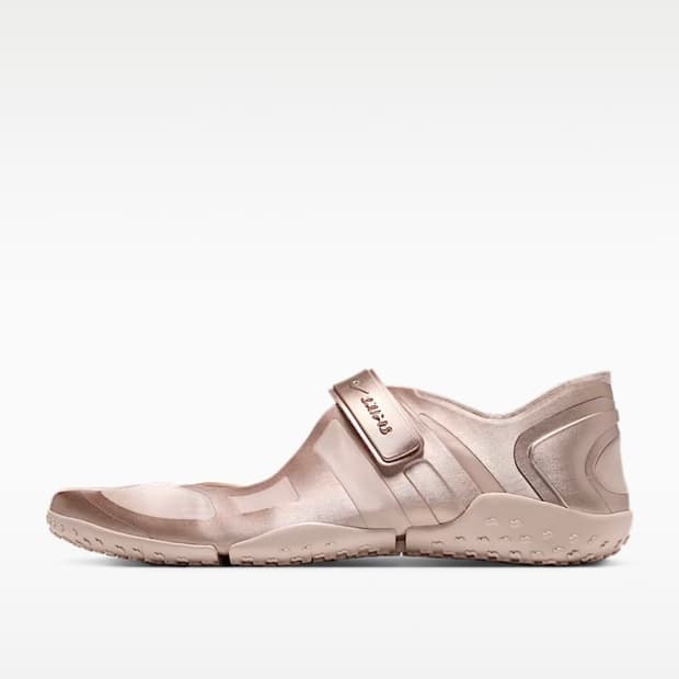 [255/새제품] 나이키 스킴스 리프트새틴 핑크 실트레드