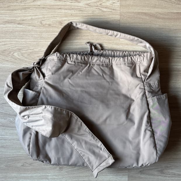 유니클로:C 소프트 퍼피 숄더백