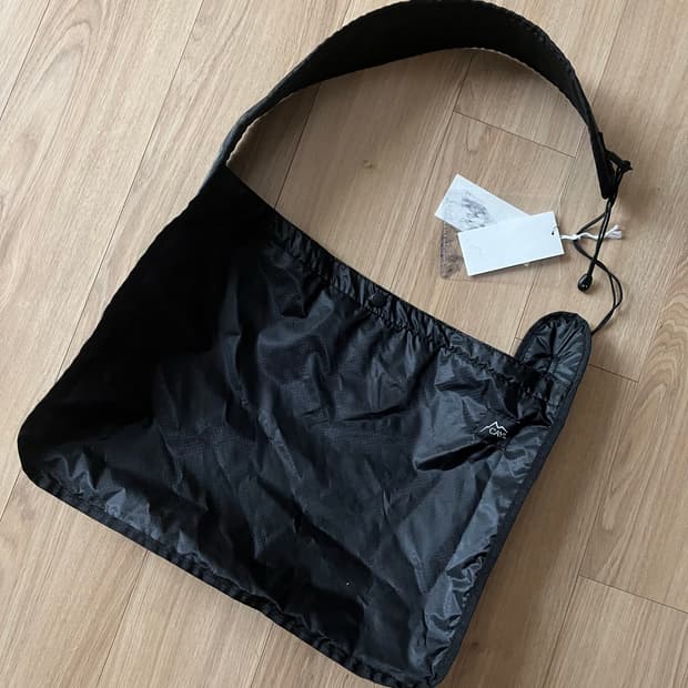 cayl 케일 라이트 패커블 크로스백 블랙