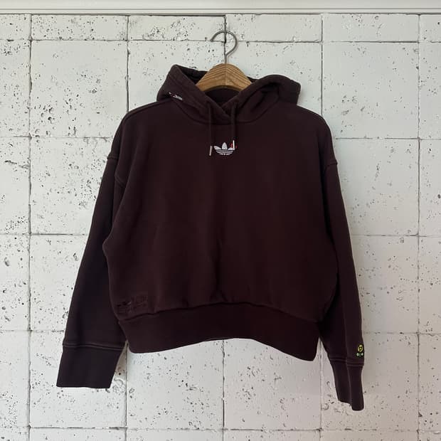 우먼M 아디다스 헬로키티 크롭 후드 브라운