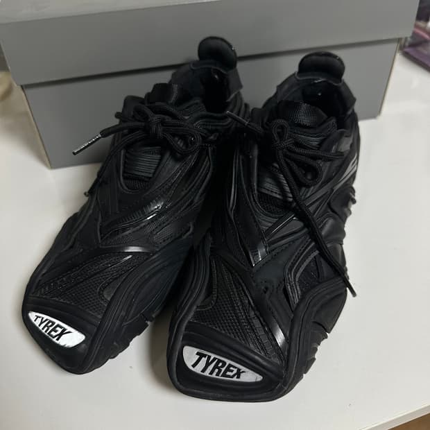 발렌시아가 타이렉스 스니커즈 블랙 36