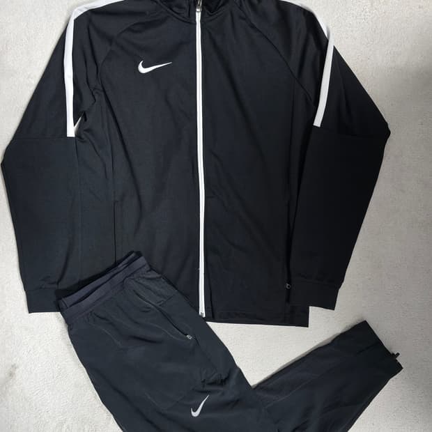 Nike 나이키 블랙 트레이닝 상의 / 하의 세트