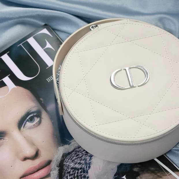 디올 뷰티 원형 거울 내장 파우치 