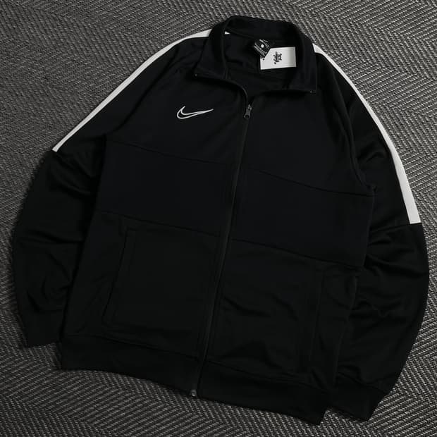 나이키 드라이핏 스우시로고 디테일 트레이닝 자켓y 4073