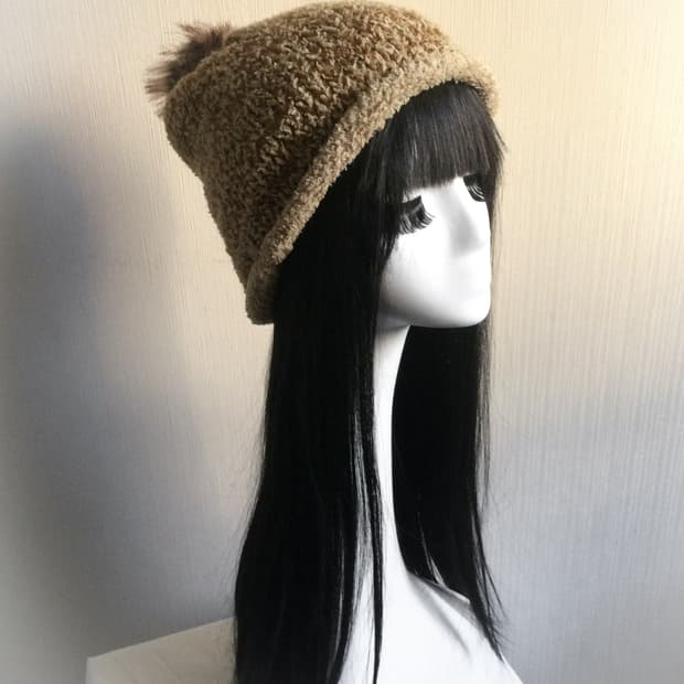 Pom knit beanie