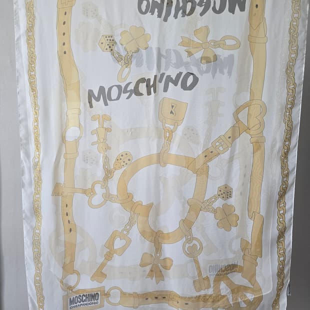 MOSCHINO Cheap and Chic
Made in Italy