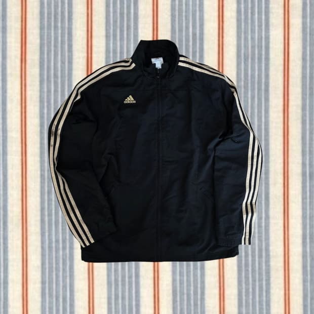 아디다스 빅로고 바람막이 자켓 검골 블랙 골드 100
