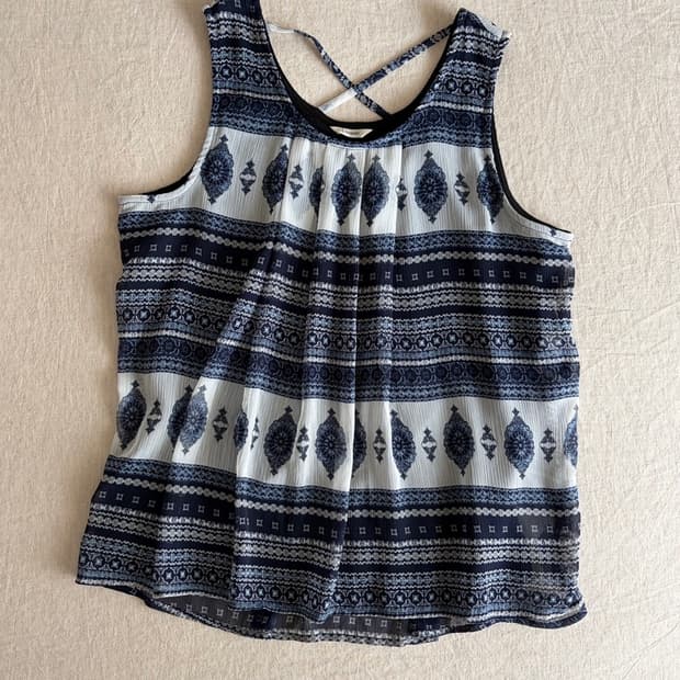 patterned sleeveless top