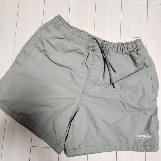 커버낫 윈드브레이커 쇼츠 그레이 사이즈m

출시가 65,000원 구매가 