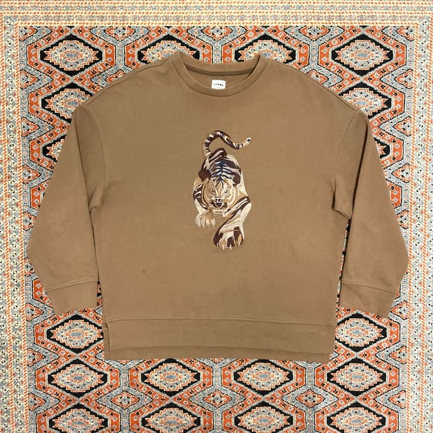 티아이포맨 호랑이자수 브라운 맨투맨 남성100