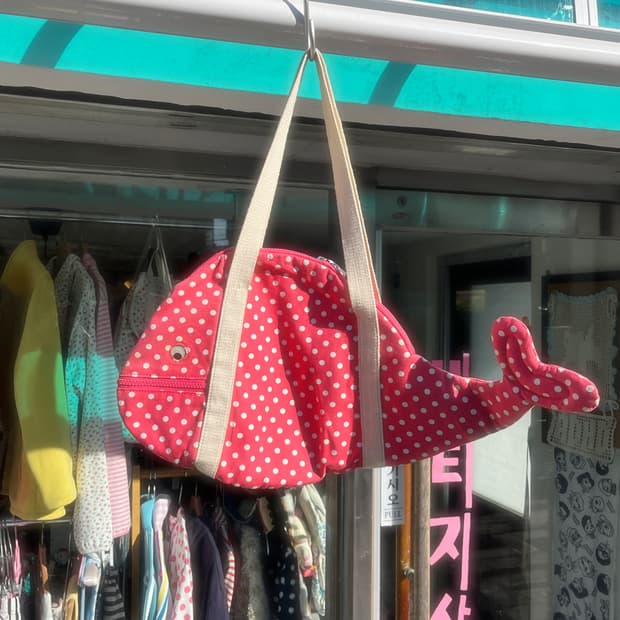 캐드키드슨 도트 물고기 숄더백 🐟