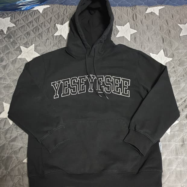 예스아이씨 오버핏  레터링 자수패치 기모후드티 블랙 (S)