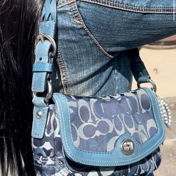 코치 데님 솔더백