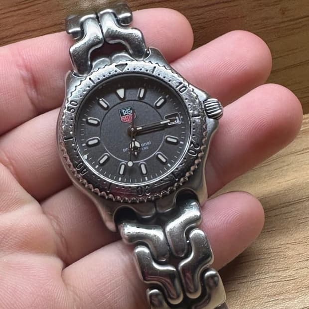 태그호이어 S/el 프로페셔널 200 스포츠 엘레강스