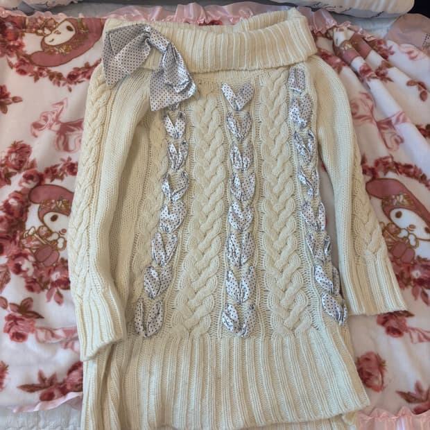 Stc 빈티지 트랄라라 리본 아일렛 니트 오프숄더 원피스