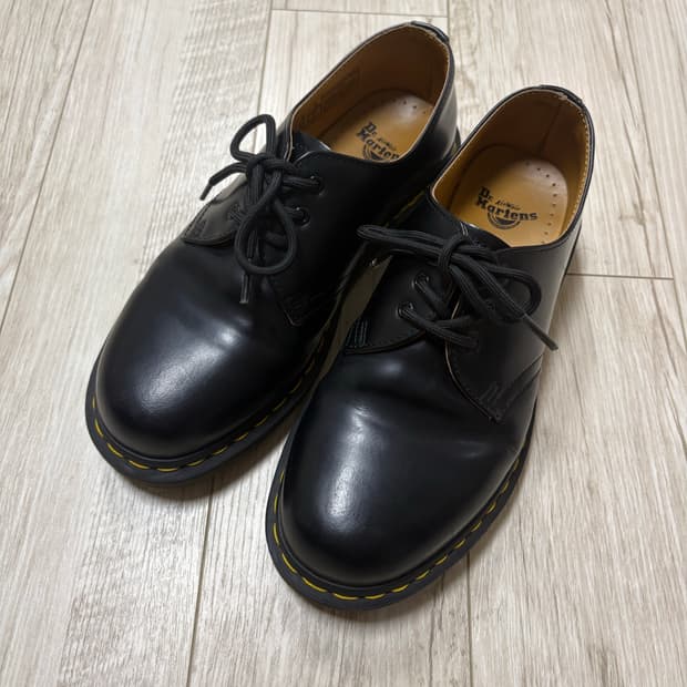 닥터마틴 1461 3홀 스무스 240
