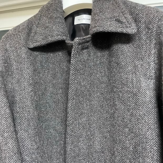 아포페니안 헤링본 울 맥코트