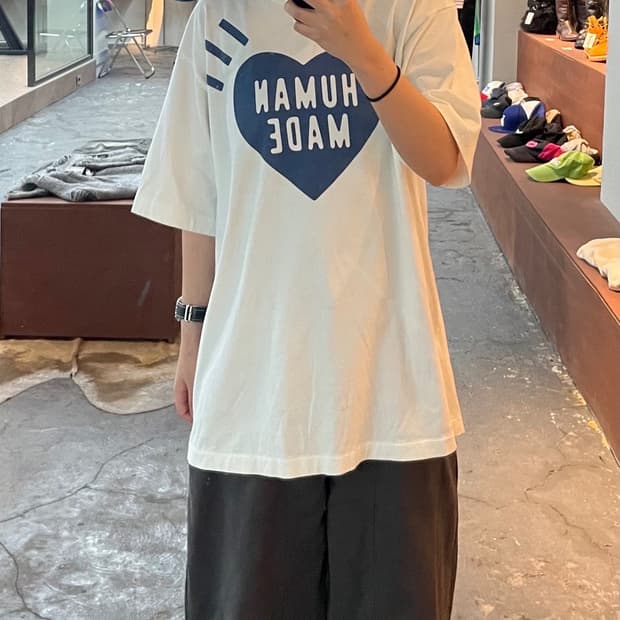 휴먼메이드 네이비 하트 로고 반팔 H590