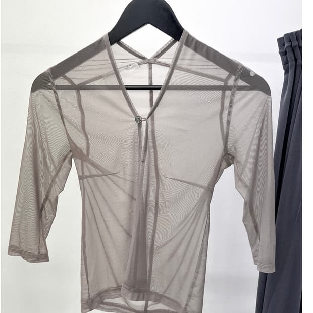 울리카상투스 NAPE MESH TOP (BEIGE)