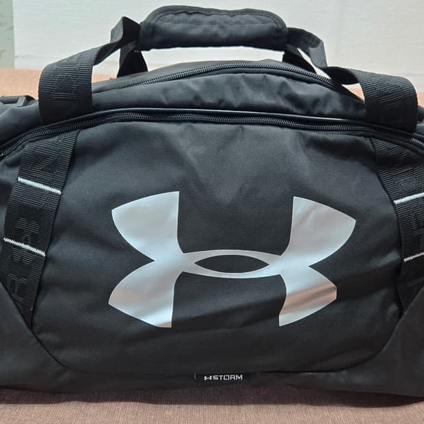 언더아머 미사용  블랙 더플백
