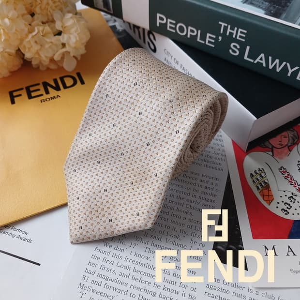 펜디 실크 베이지 주카 패턴 넥타이 8.2cm B등급 E868