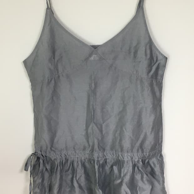 프릴 슬리브리스