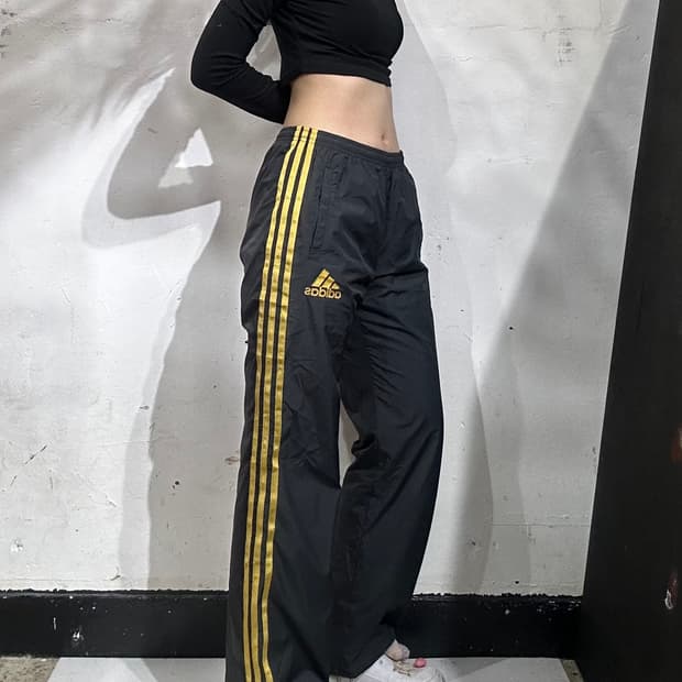 아디다스 와이드 블랙 골드 삼선 트랙 팬츠 M