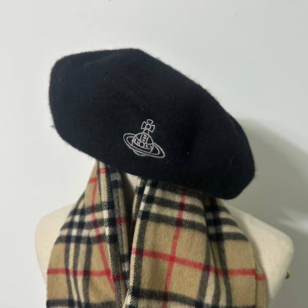 비비안 웨스트우드 베레