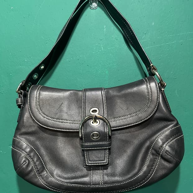 코치 가죽 숄더백