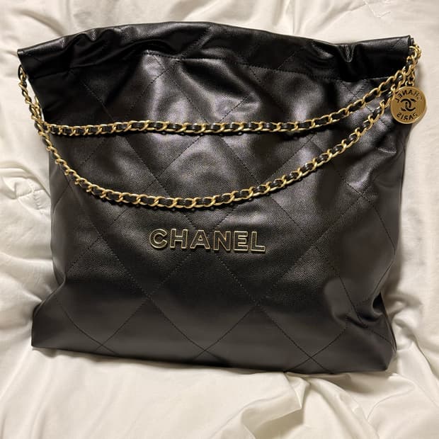 샤넬 22백 캐비어 블랙금장