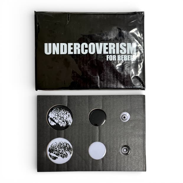 언더커버(UNDERCOVER) 뱃지, 미사용품