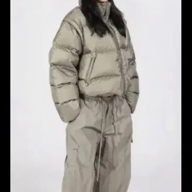 배드블러드 숏패딩(디테쳐블 슬리브 다운 푸퍼)