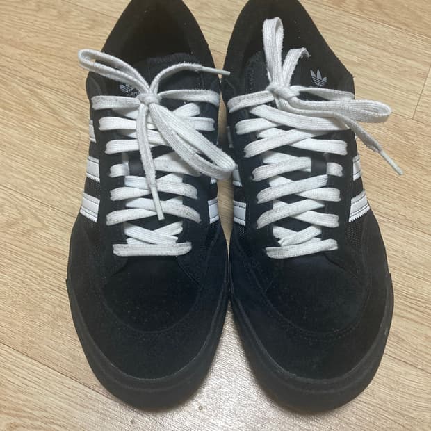 아디다스 노라 275