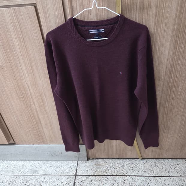 타미힐피거 남성 니트 버건디