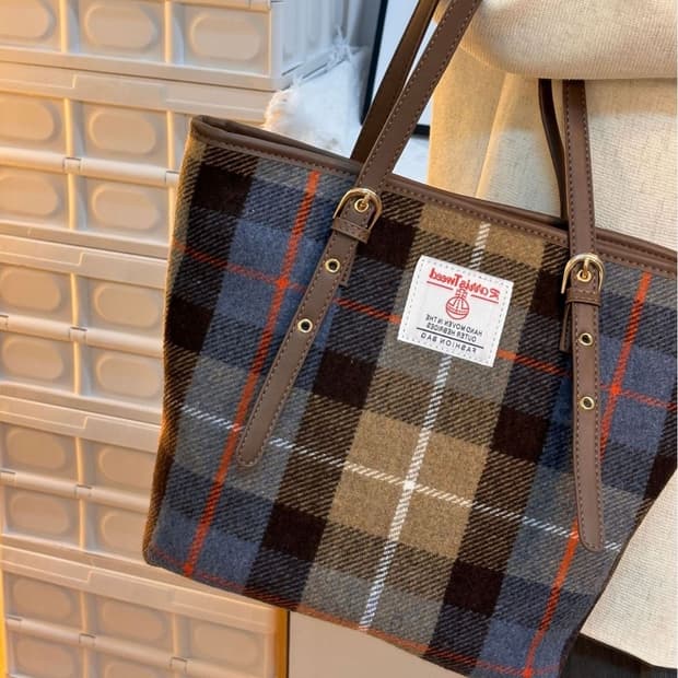 Harris Tweed hand bag 