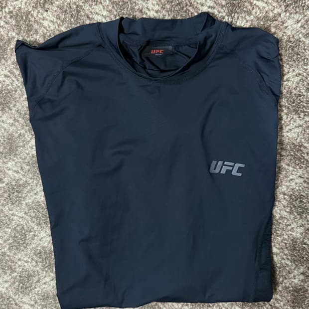 Ufc 머슬핏 긴팔 레쉬가드