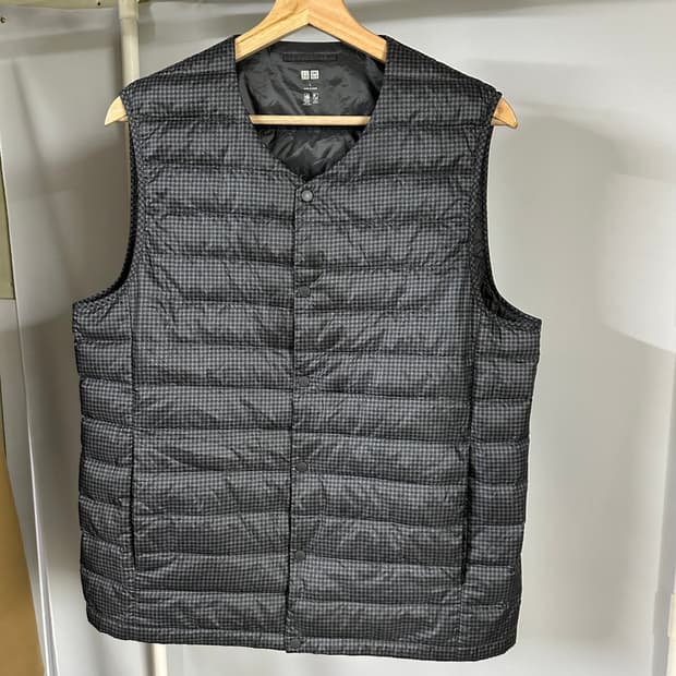 유니클로 하운드투스 패턴 패딩 조끼