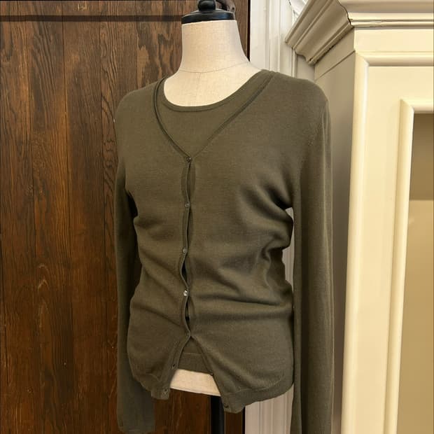 띠어리 정품 카키 나시가디건 앙상블