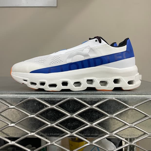 온러닝 클라우드 몬스터 화이트 블루 280 (gr-4137)