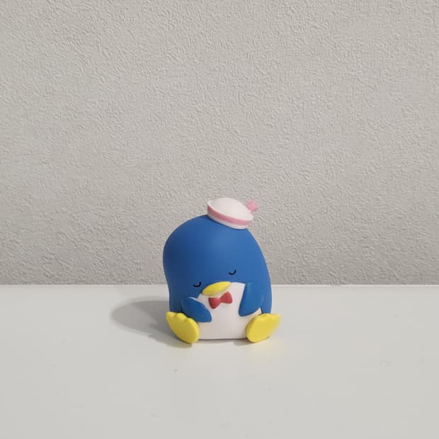 2500원!!!!산리오 해피단브이 꾸벅 가챠 피규어 턱시도샘