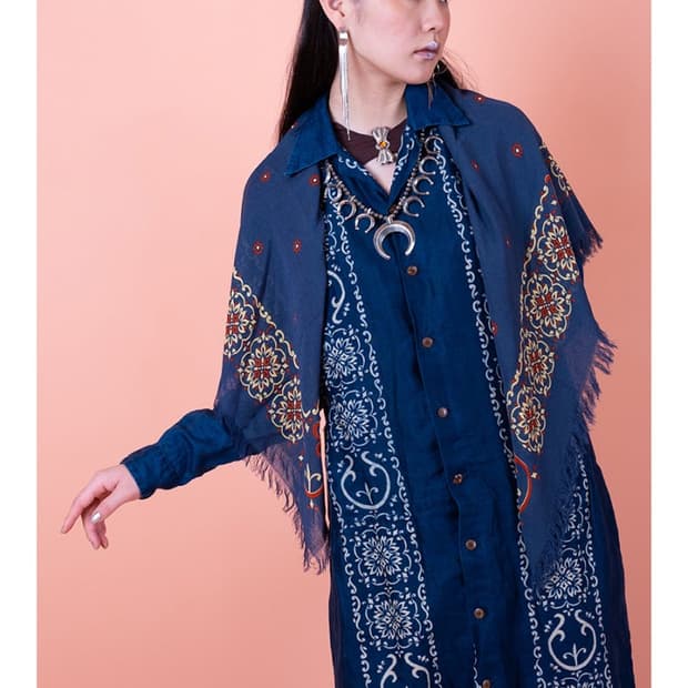 캐피탈 레이온 프린지 스툴 스카프