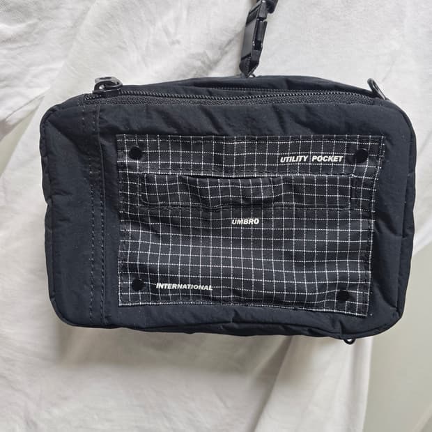 엄브로 크로스백 미니파우치