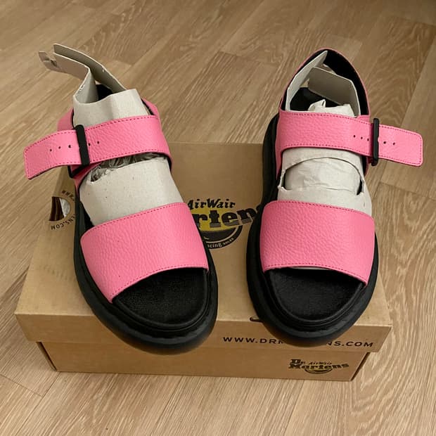 새상품/Dr.Martens 닥터마틴 로미(ROMI) 샌들 소프트 핑크 