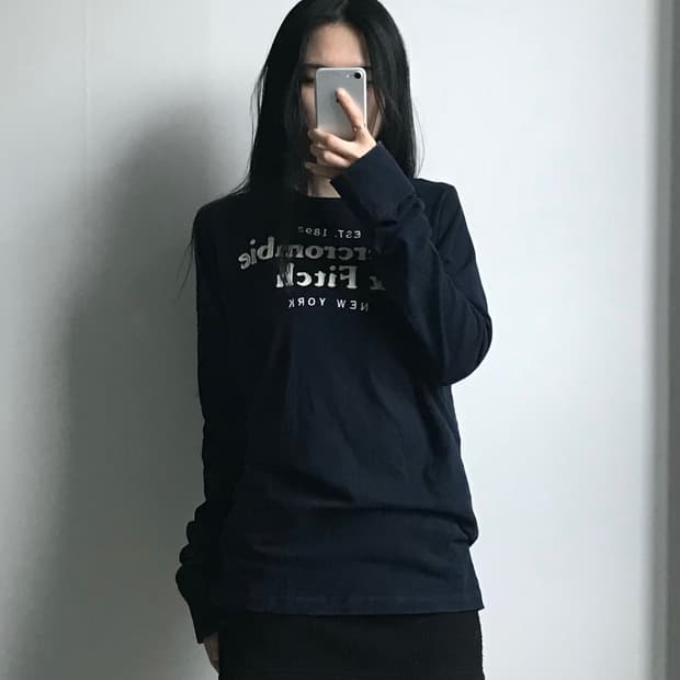아베크롬비 y2k 와투케 네이비 롱 슬리브 긴팔티