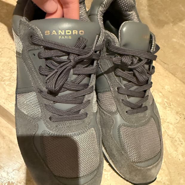 산드로 스니커즈