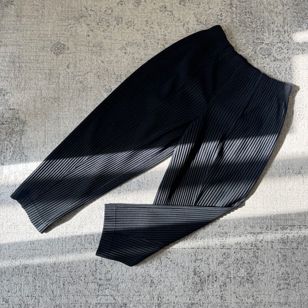 옴므플리세 테일러드 플리츠 바지